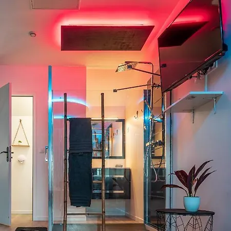 Suite L'Echappee - Maison Romantique - Spa & Sauna Privatif- Pole Dance - Lit Rond Avec Miroir Au Plafond Pezarches Exterior foto