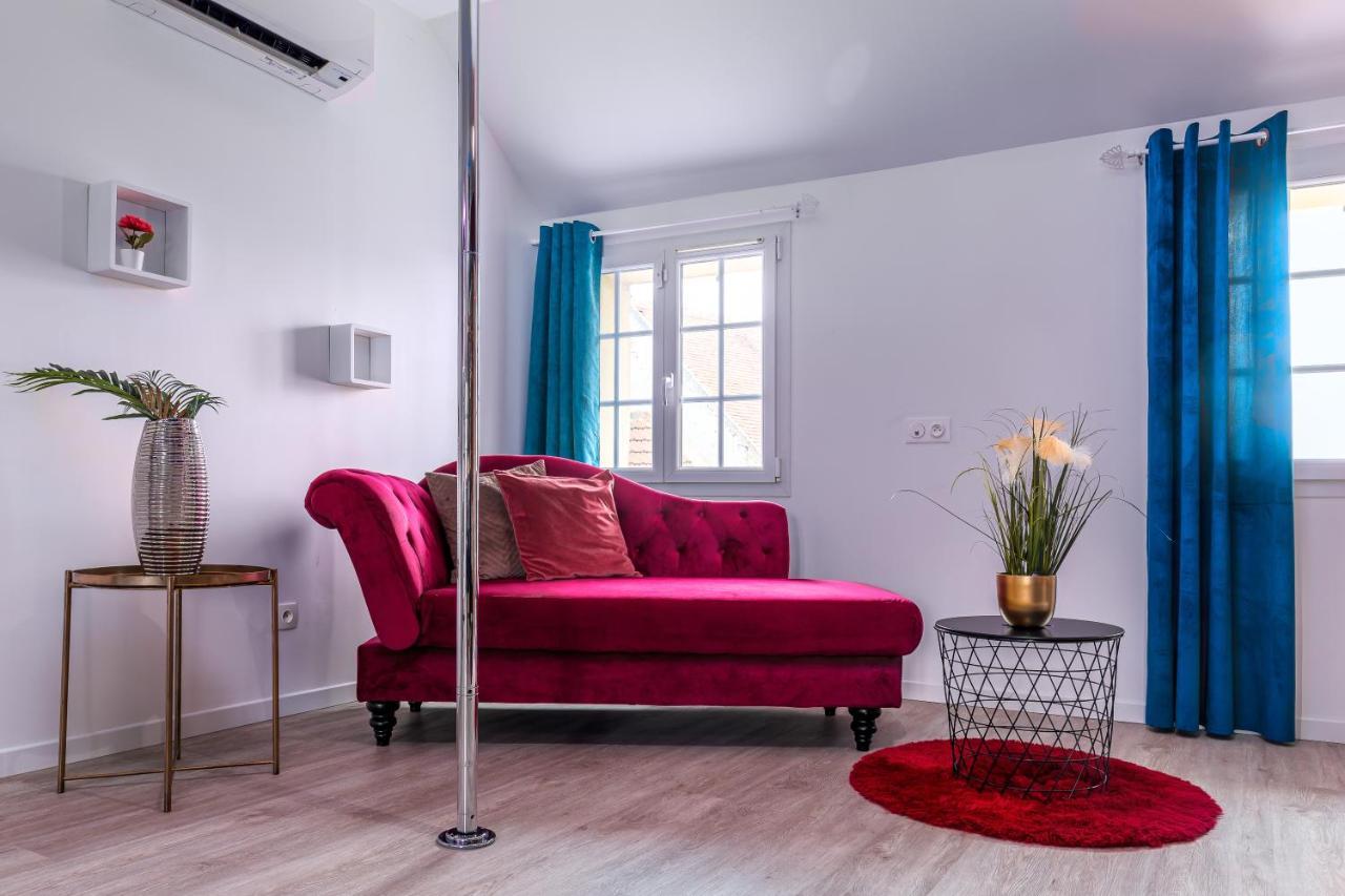 L'echappee - Maison Romantique - & Sauna Privatif- Pole Dance - Lit Rond Avec Miroir Au Plafond Apartment *